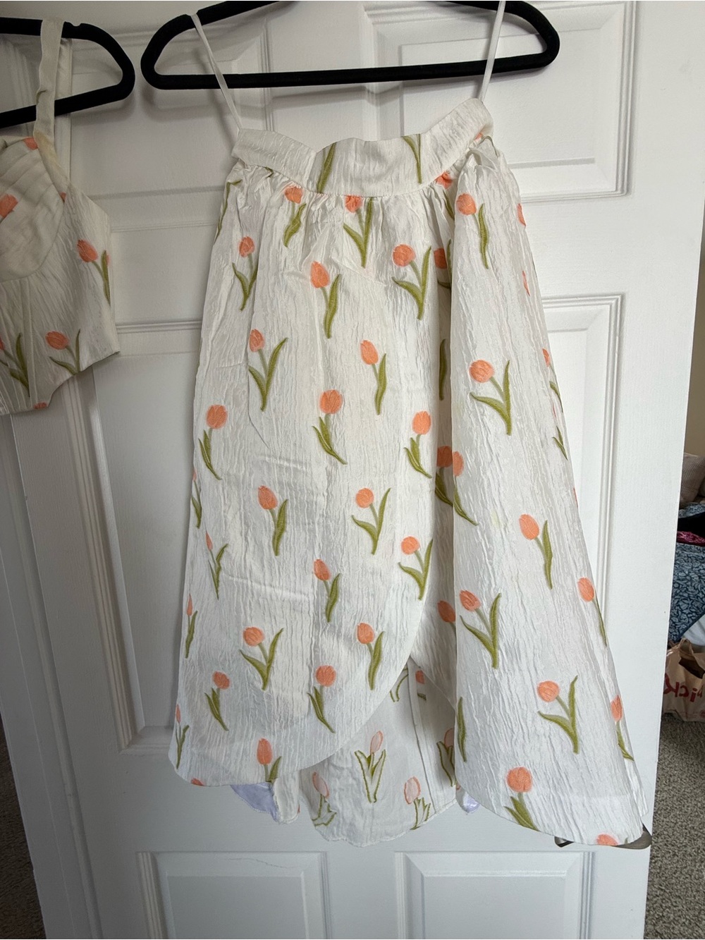Floral Tulip Print White Matching Set - Feminine Spring Style - Picture 3 of 7